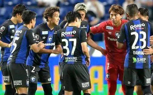 乐鱼视频-夏尔勒罗瓦指引球队冲击联赛前列